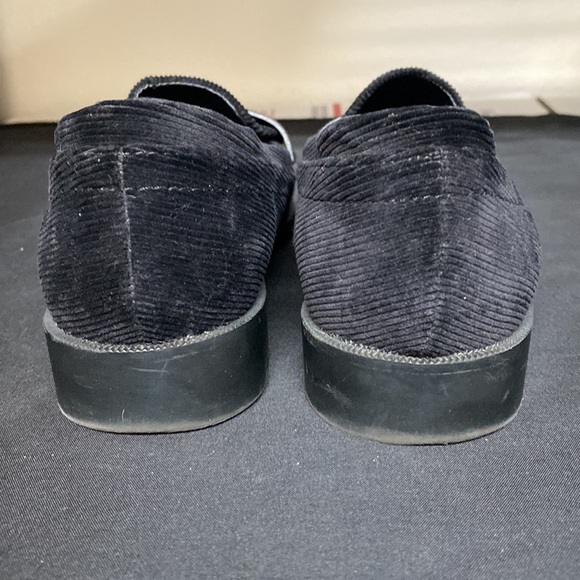 Sbicca Vintage Collection Corduroy Penny Loafers size 8 - Picture 3 of 7